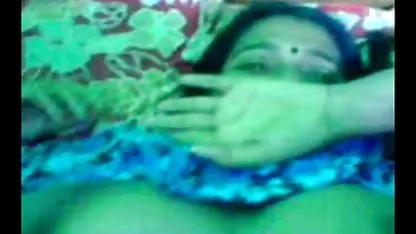 Слуга з товстими виразами виснажує хвіст