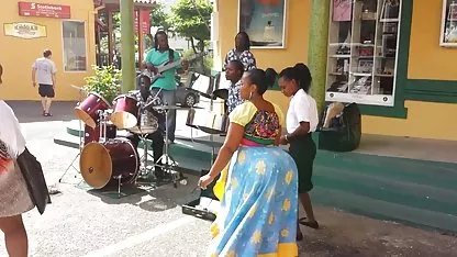 Азіатська пижатка відіграє провідну роль у анальному порно