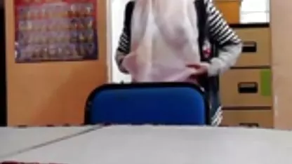 Два крана для німецької суки