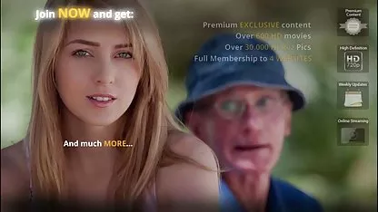 Лесбіянка Райдер Скай любить рогові ігри мовою