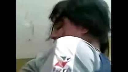 Блондинка з голеною кицькою