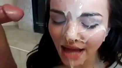 Колготки отримують наповнення спермою