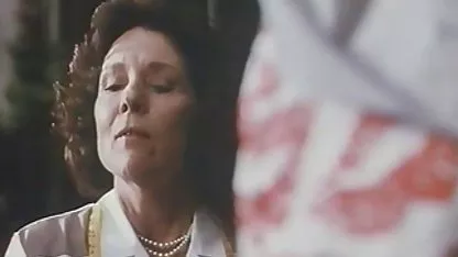 Величезний член набиває яйця порожніми