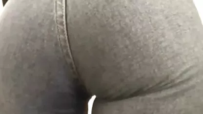 Грудаста ебенова група величезного чорного півня