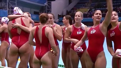 Глибоко в її кицьку вібратор гусає