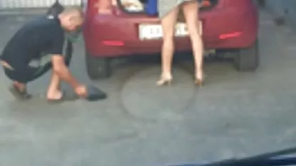 Блондинку трахкав на дискотеці