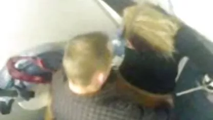 Груди змішуються в закритому стані