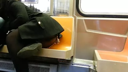 Волосата бабуся трахкає в її джунглях