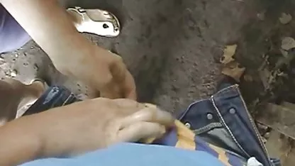 POV секс на червоному дивані