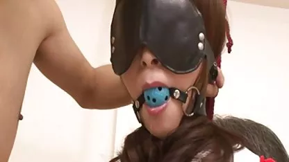 Він трахкає своєю пухкою дружиною