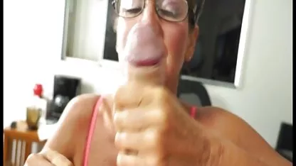 Зрілі Ebony прагне до великих півнів