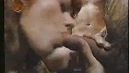 Келлі Уеллс сильно товчується з Бад Боб